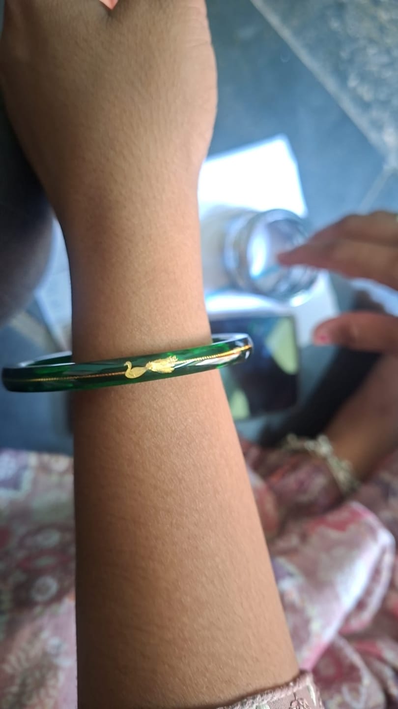 Customer photo review of Zamrud Green - A Saumya Shringar 916 22k Bangles (Pack of 2)