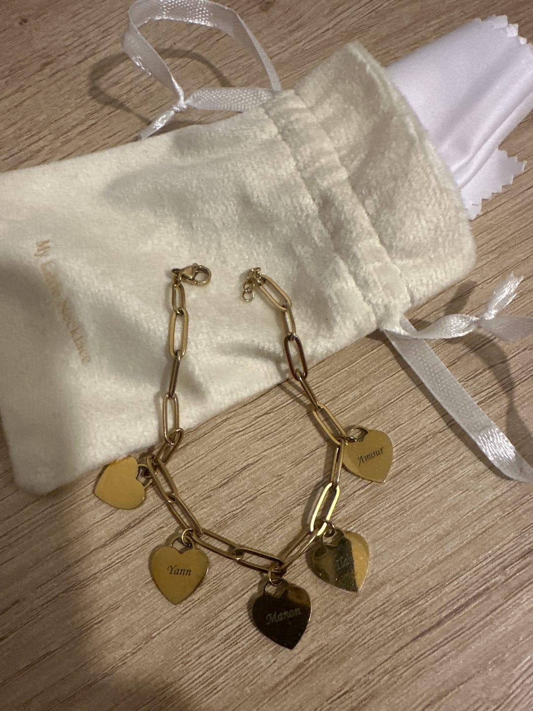 Customer photo review of Bracelet Prénom Personnalisé à Cœurs Multiples