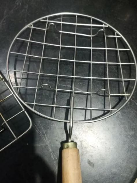 Customer photo review of Stainless Steel Multi-Purpose Roasting Grill/Jali | For Rotis, Papads, Paneer Tikka, Vegetables & more