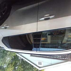 Customer photo review of Pulizia Vetri Auto Rimuove Macchie E Oli Stradali