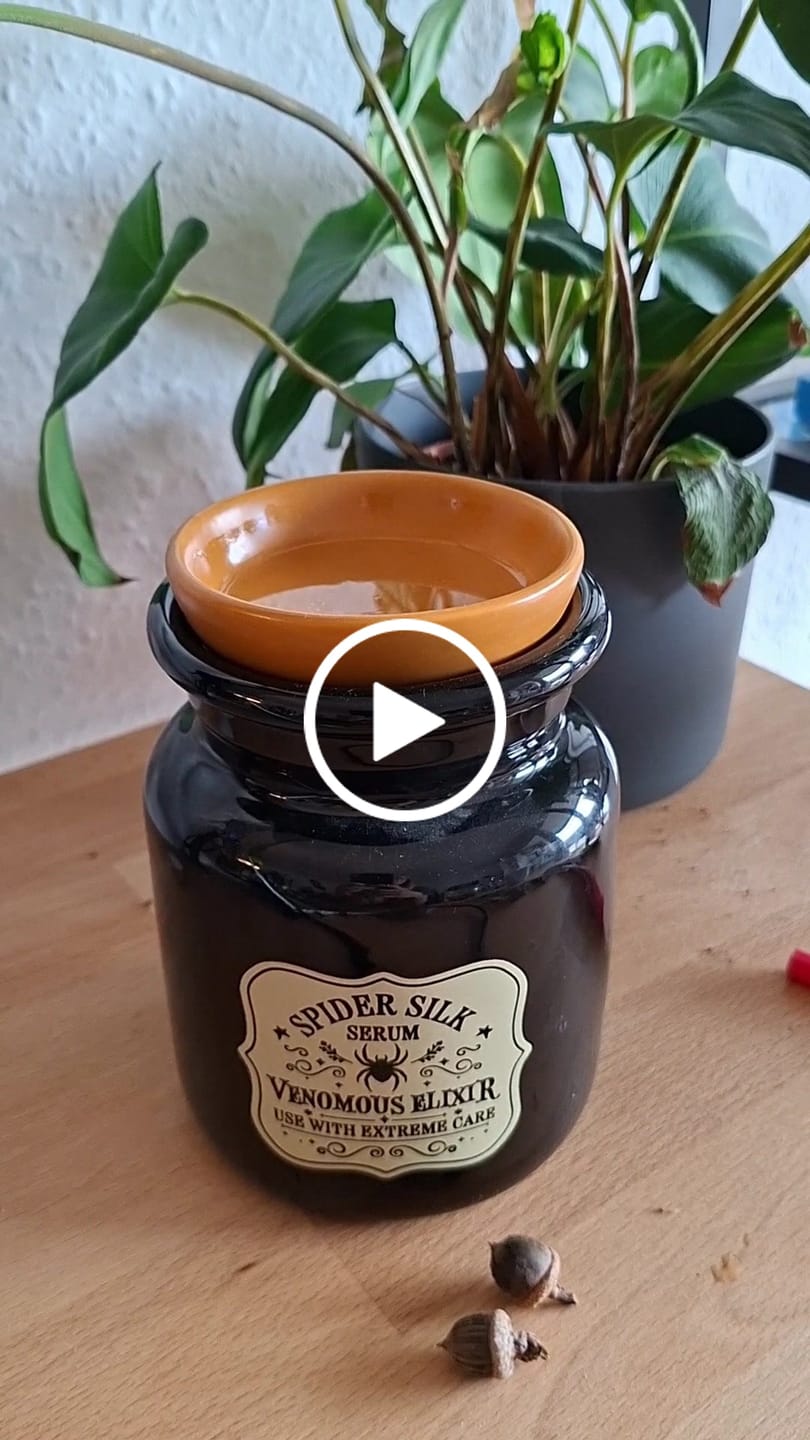 Customer video review of Duftlampe in Zaubertrankflaschen-Optik – Spinnenseiden-Elixier