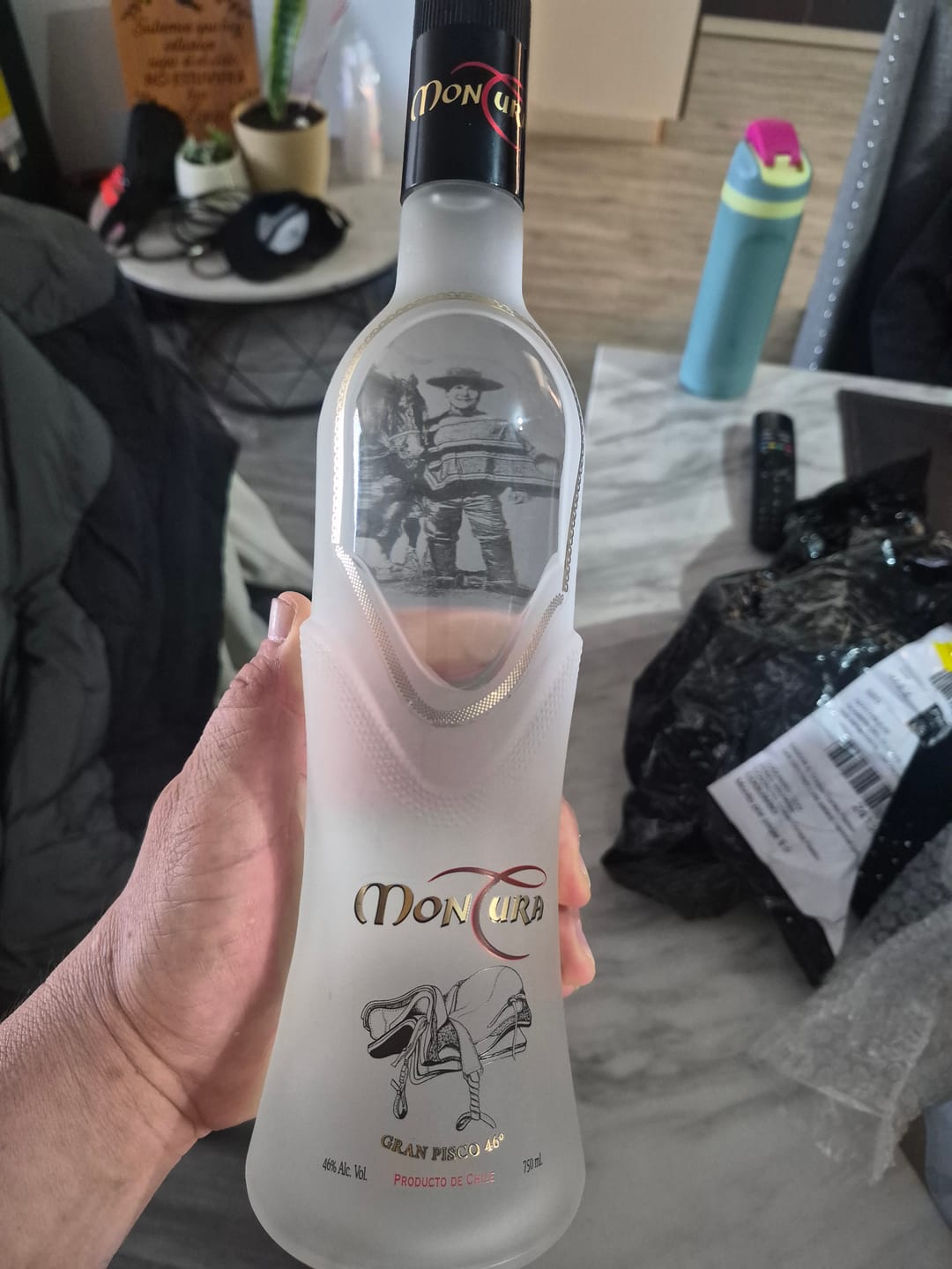 Customer photo review of Trilogía Gran Pisco Montura 46° – Huaso-Huasa-Rampante Edición Limitada Premium (3 x 750ml)