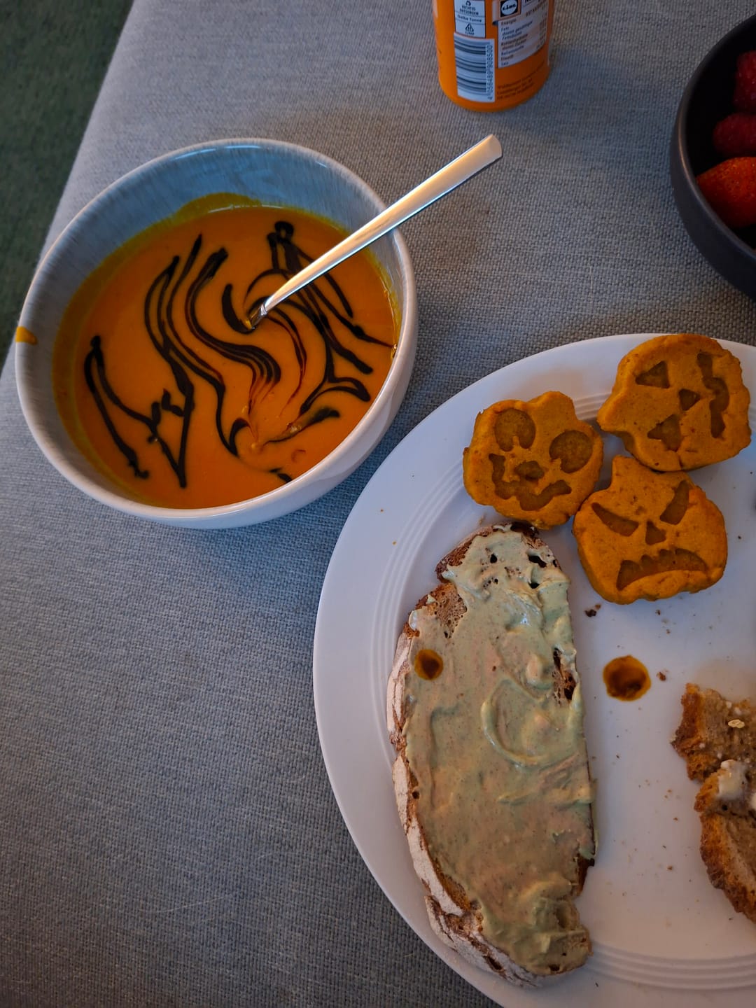 Customer photo review of Halloween Silikon Backformen mit Kürbis, Geist & Co.