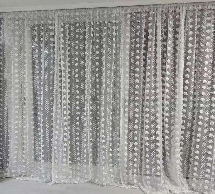 Customer photo review of Cortina Voil de Renda com Pompons Branca Sob Medida - Belle Pompon
