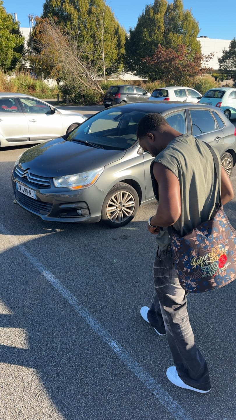 Customer photo review of Tie-Dye Gradient Denim Jacket