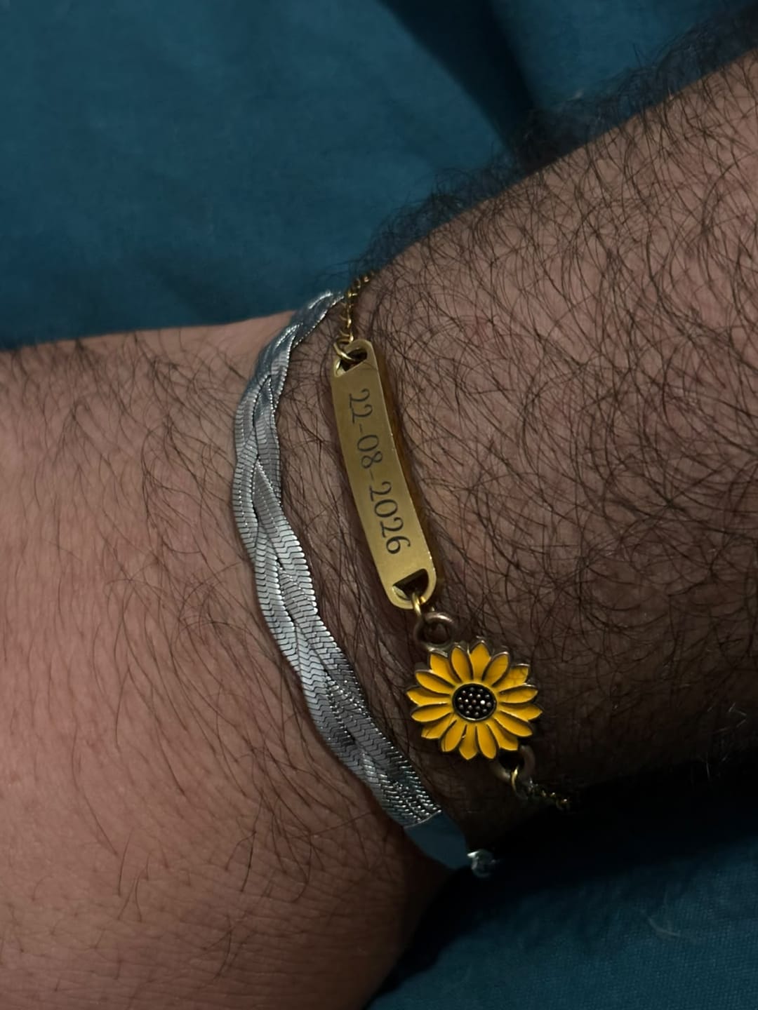 Customer photo review of Pulsera Girasol Personalizada