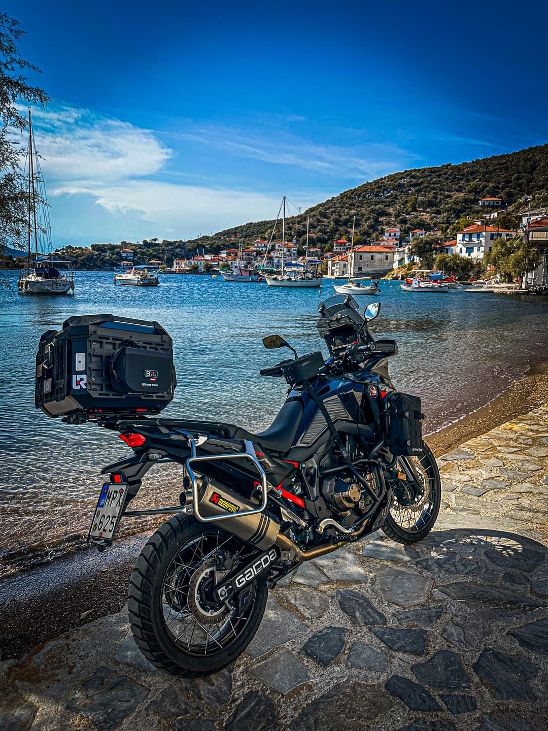 Customer photo review of MotoRacks – Motorcycle Luggage Pannier Racks
