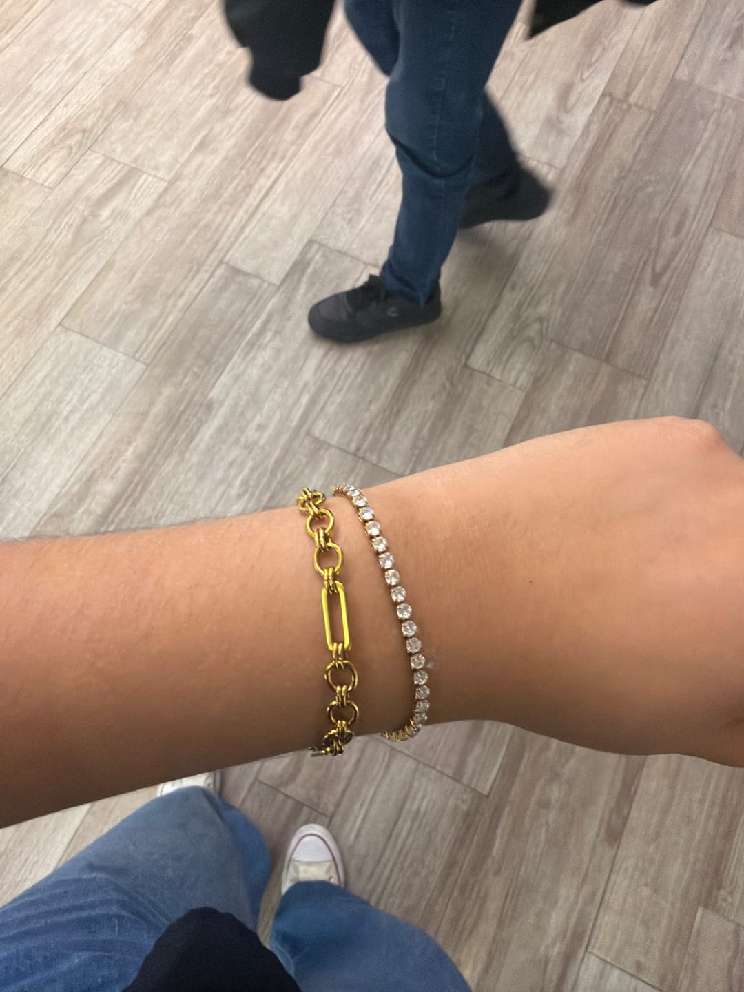 Customer photo review of Pulsera Bolitas Virgen Plateada Con Perlita