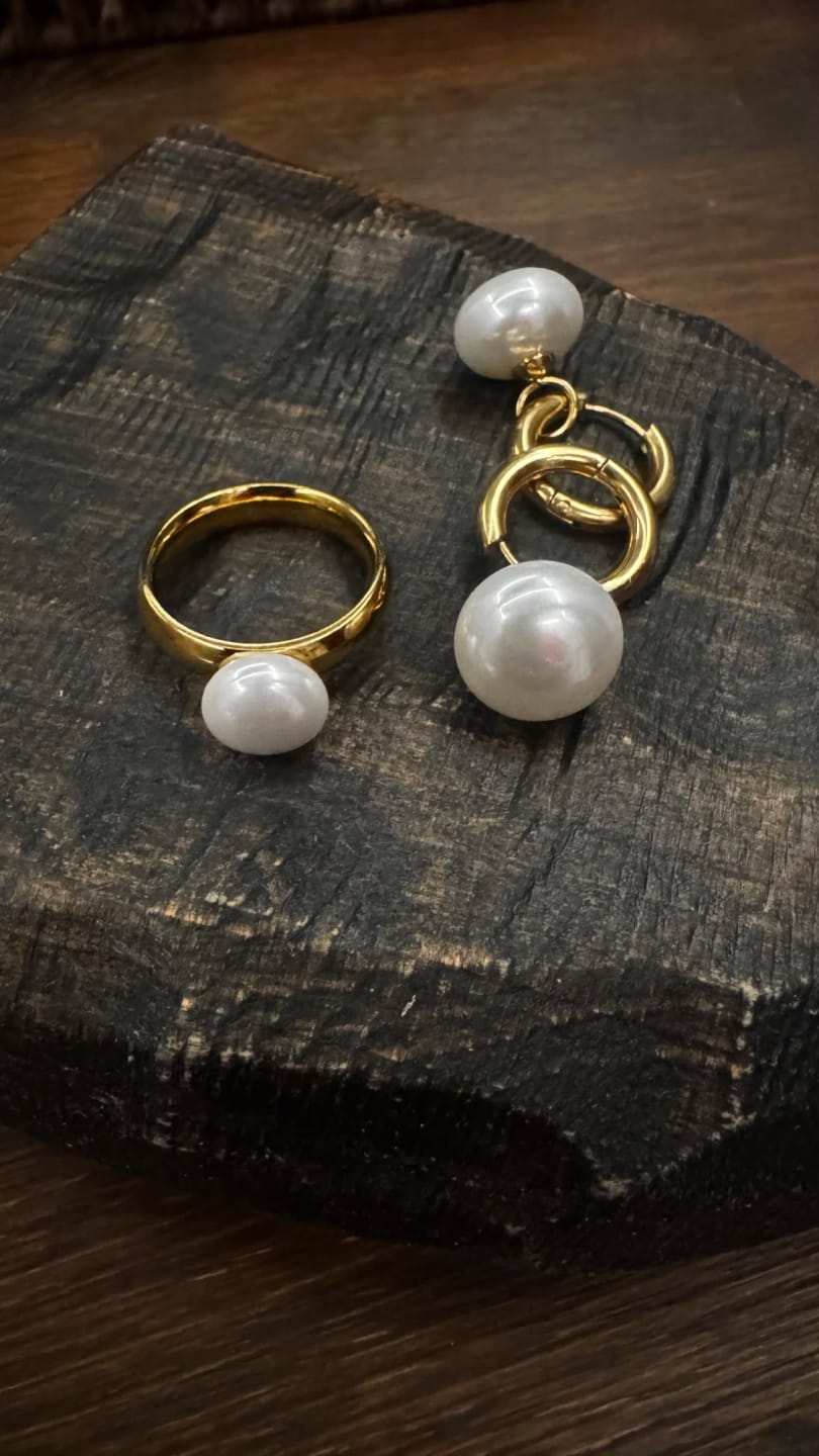 Customer photo review of Aura Pearl Band