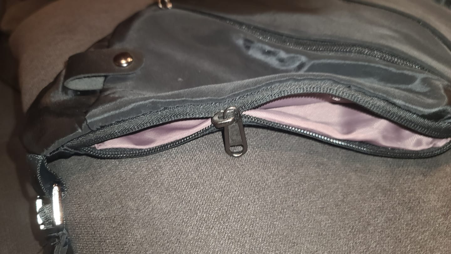 Customer photo review of Anti-Diebstahl Tasche