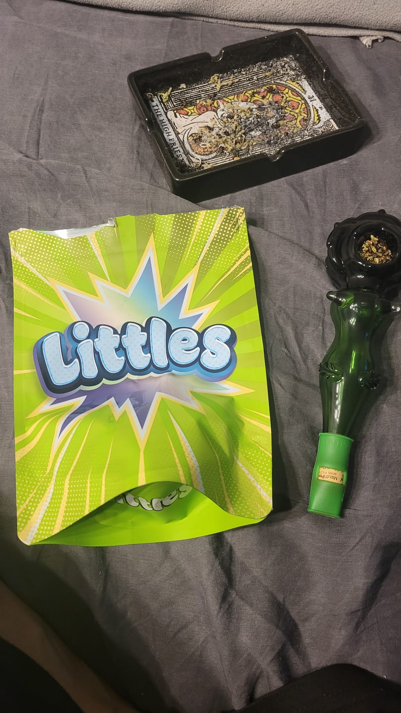 Customer photo review of LITTLES BRAND - Black Cherry Runtz - 28 Grams Littles - Indica