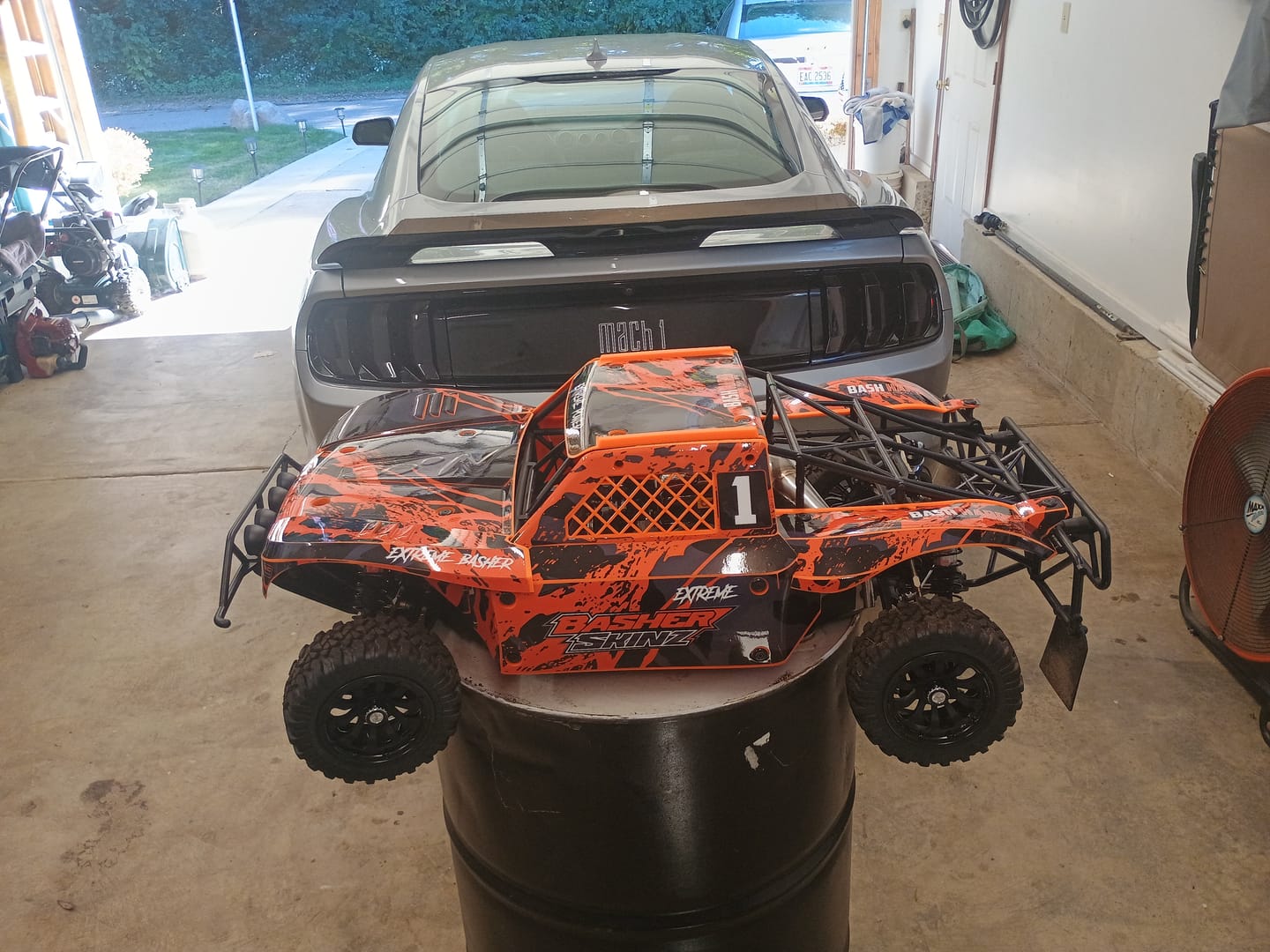 Customer photo review of 30DEGREE NORTH 5T / LOSI 5T 2.0 / LOSI 5T 3.0  - ORANGE LIVERY