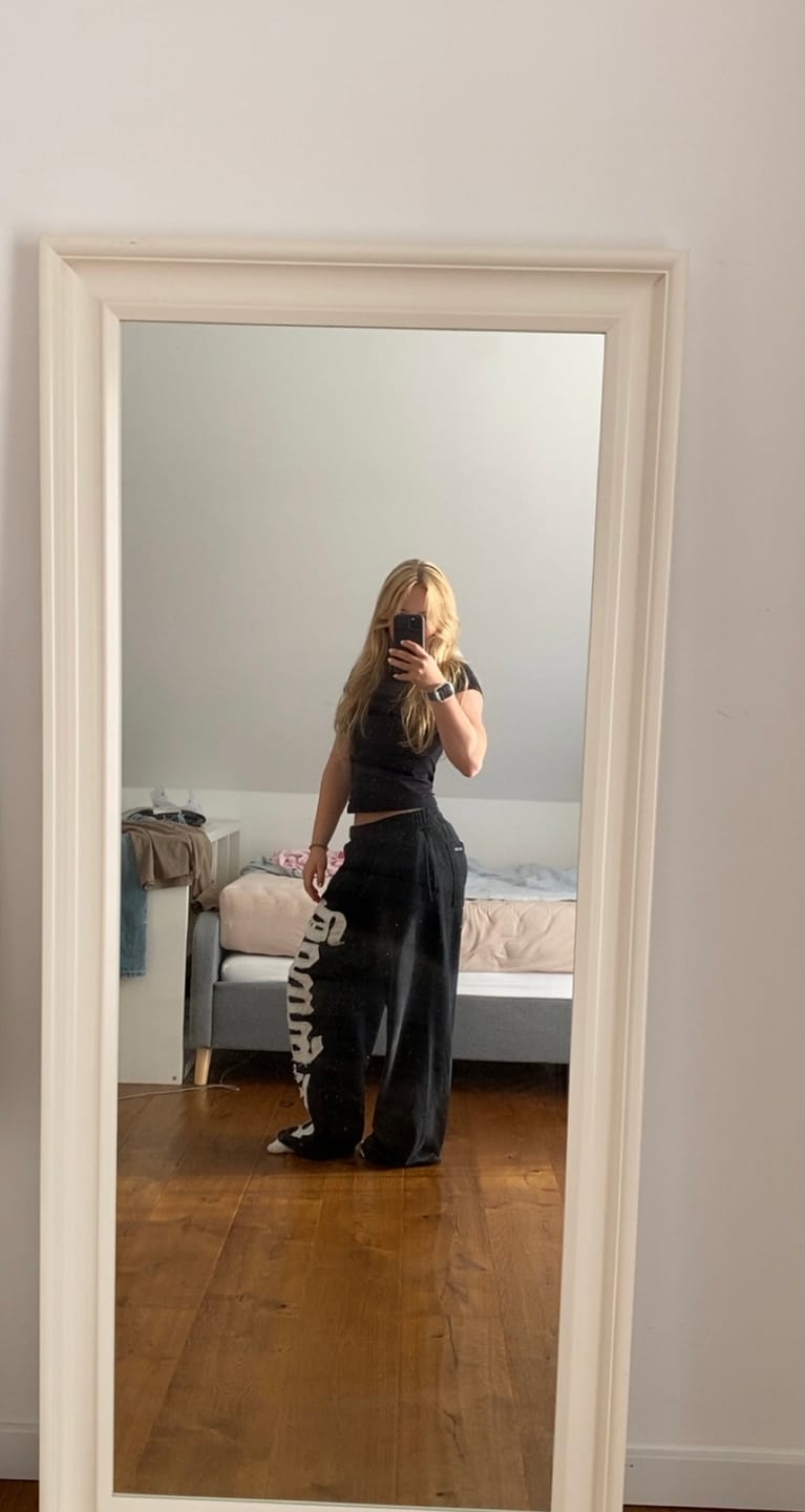 Customer photo review of 2127 - Big Patch Sweats