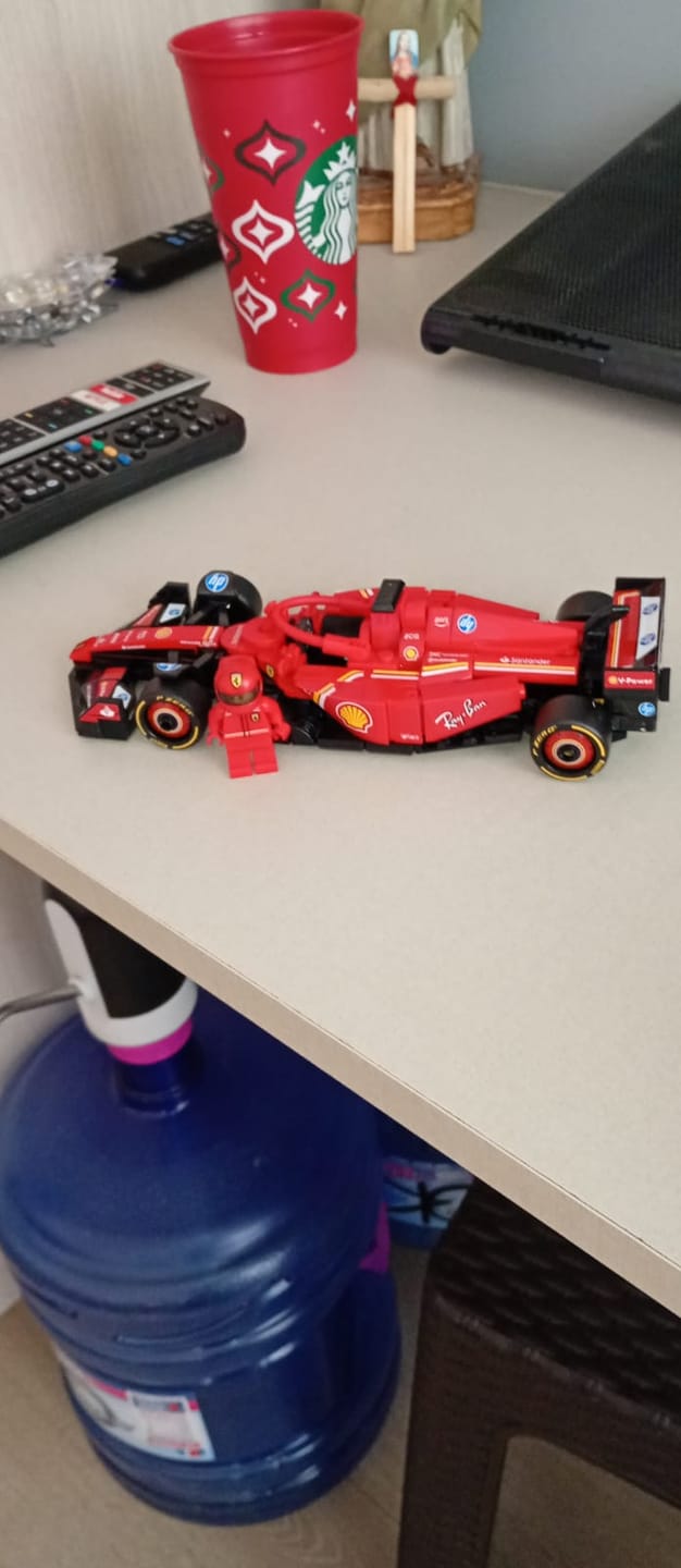 Customer photo review of Auto de Carreras Ferrari SF-24 F1®