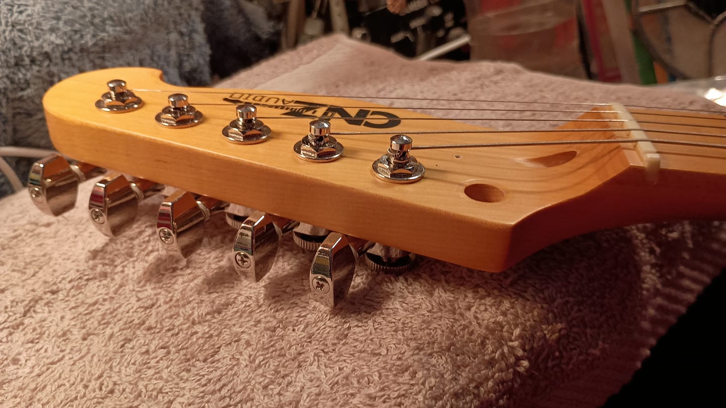 Customer photo review of Guitar Tuner Upgrade Kit for 6 Inline Headstocks (10mm Post Hole)