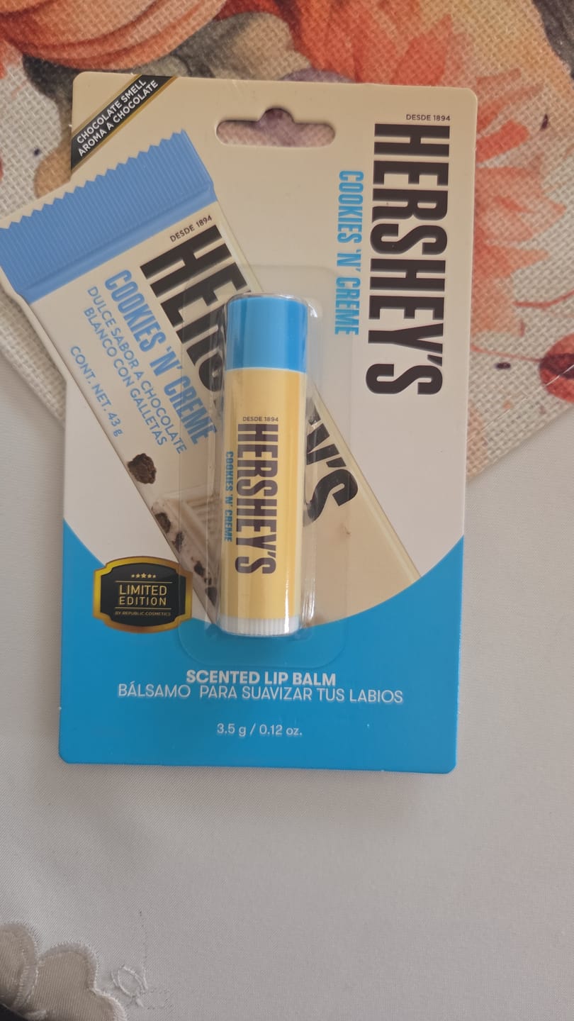 Customer photo review of Lip Balm Cookies & Cream