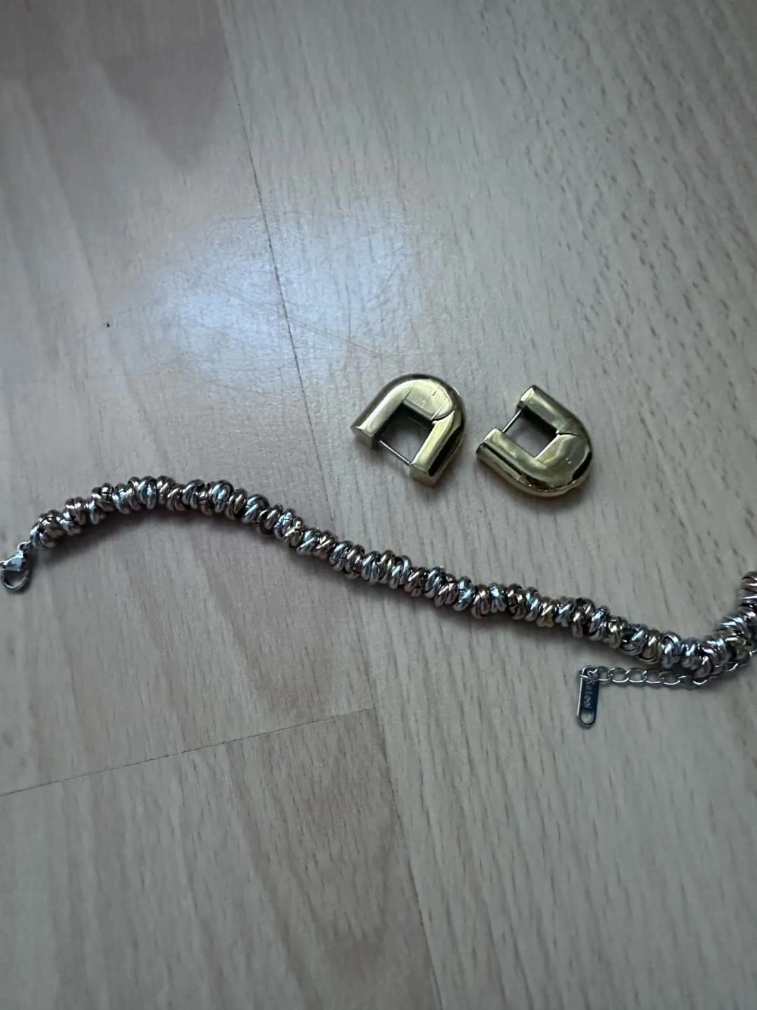 Customer photo review of Urban Wave Waterproof Bracelet