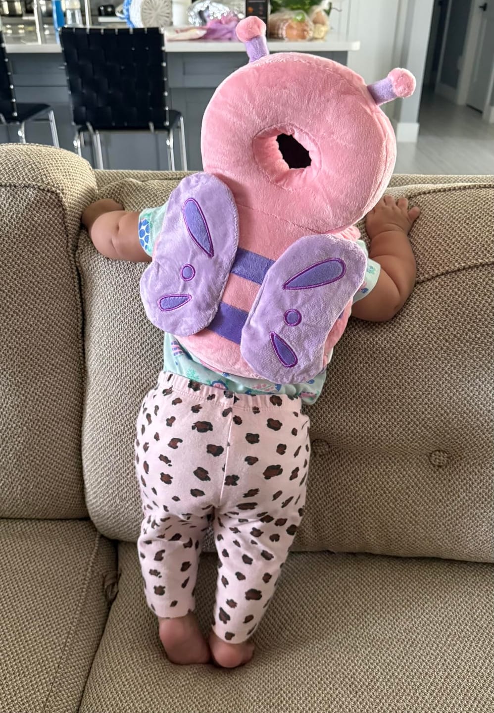 Customer photo review of Mochila protectora de cabeza para bebé