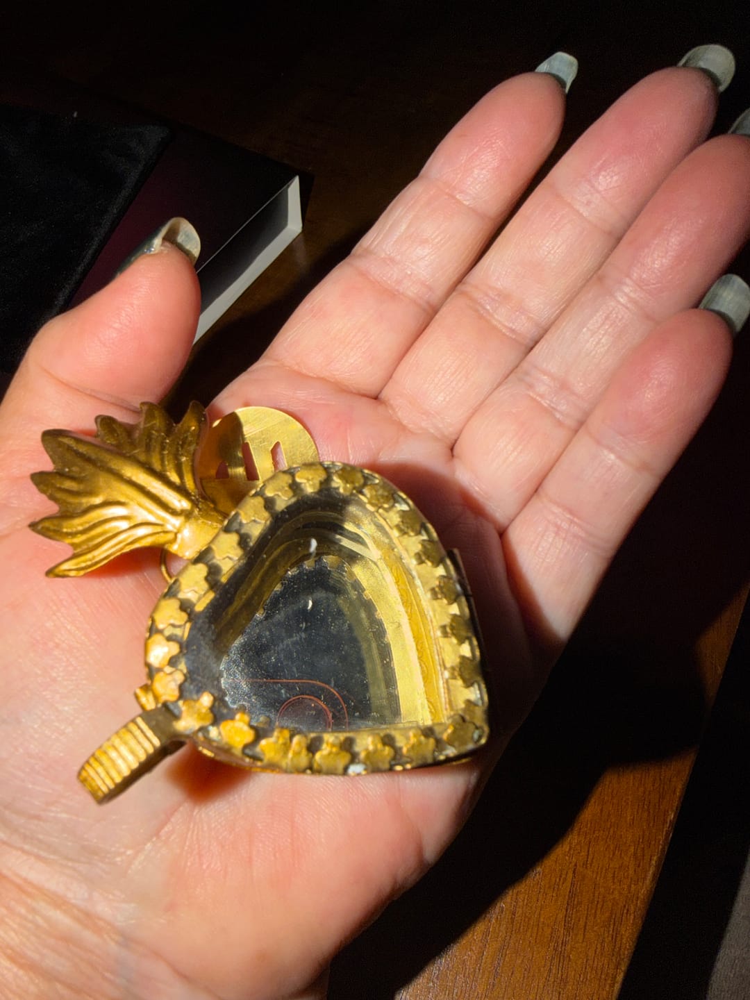 Customer photo review of Ex-Voto Mirror Box