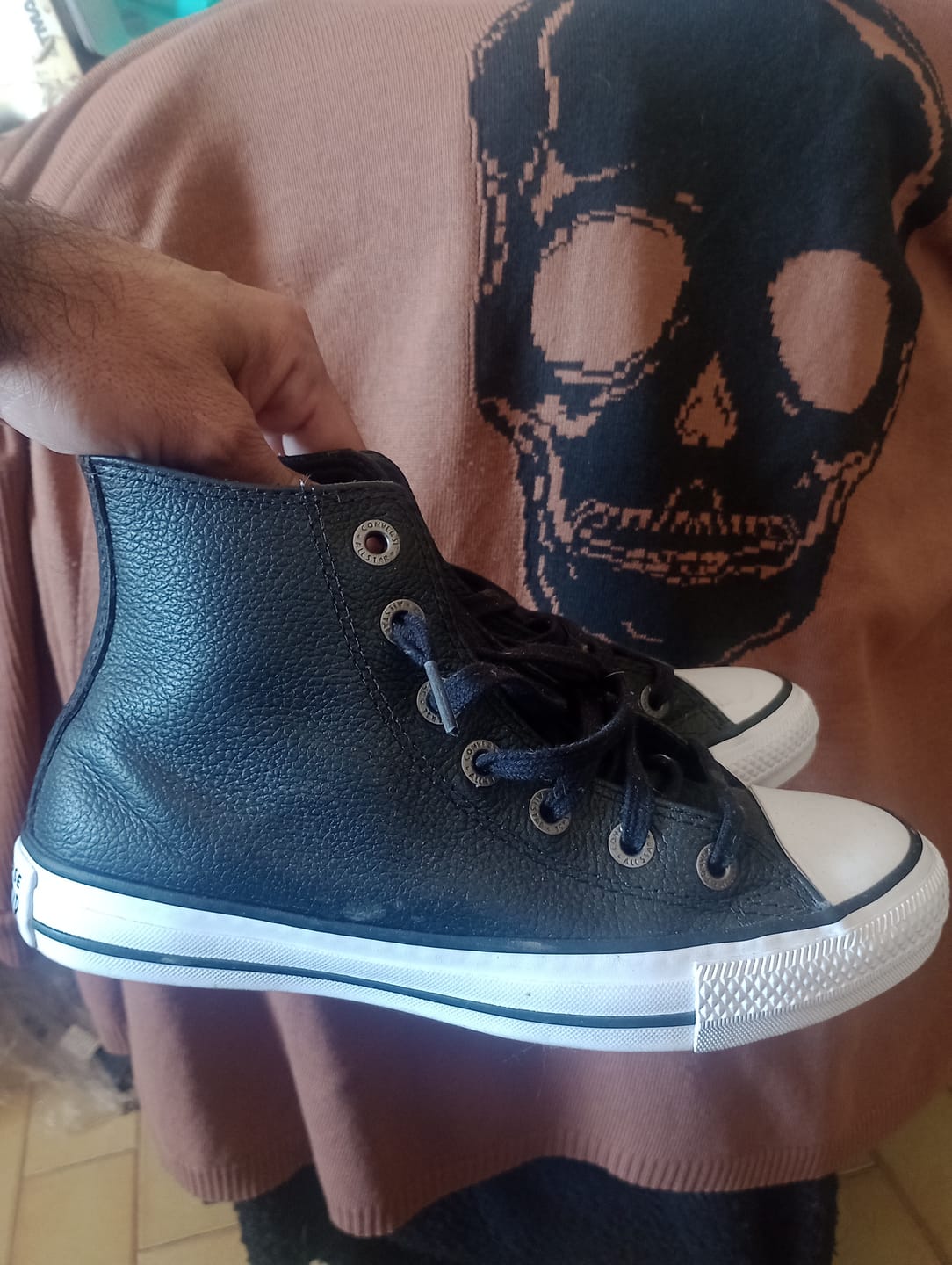 Customer photo review of Zapatillas Converse Chuck Taylor Hi Leather Negro Blanco
