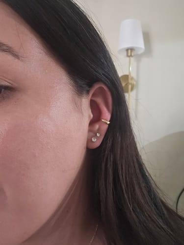 Customer photo review of Ear Cuff Irregular Delgado