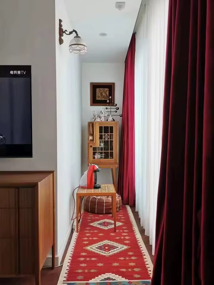 Customer photo review of Cortina Blackout de Veludo Vermelho Elegante Sob Medida - Vionelle
