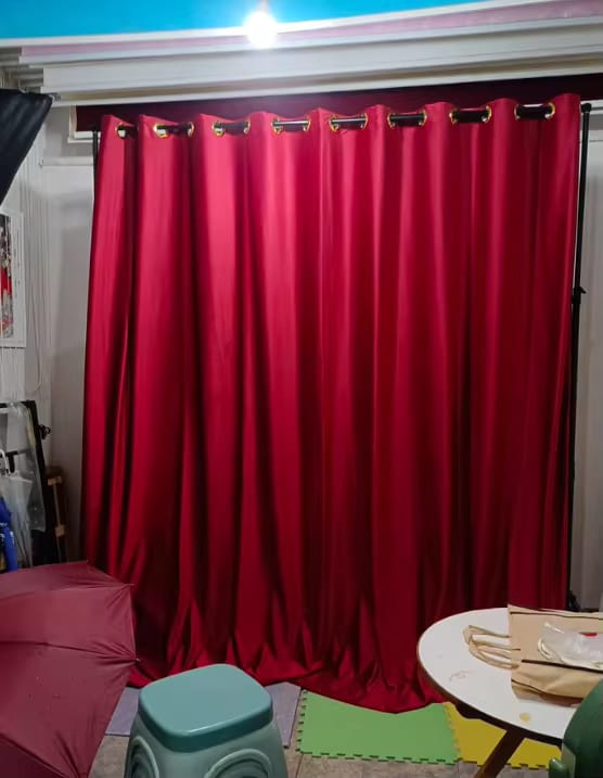 Customer photo review of Cortina Blackout de Veludo Vermelho Elegante Sob Medida - Vionelle