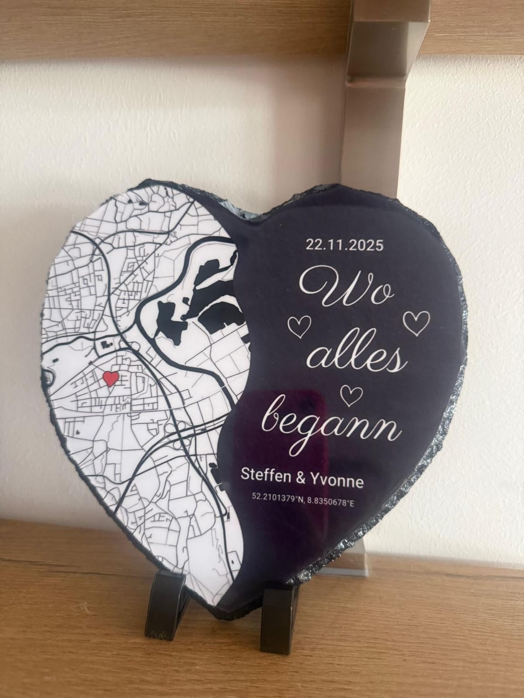 Customer photo review of Wo alles begann - Personalisiertes Schieferherz - Halbflächiges Kartendesign (20x20)
