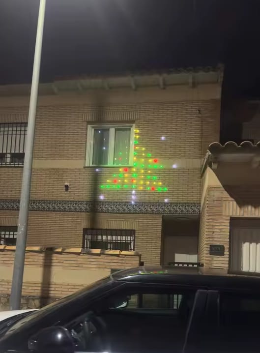 Customer photo review of MerryPixels™ - Smart Animated Christmas Balcony Lights