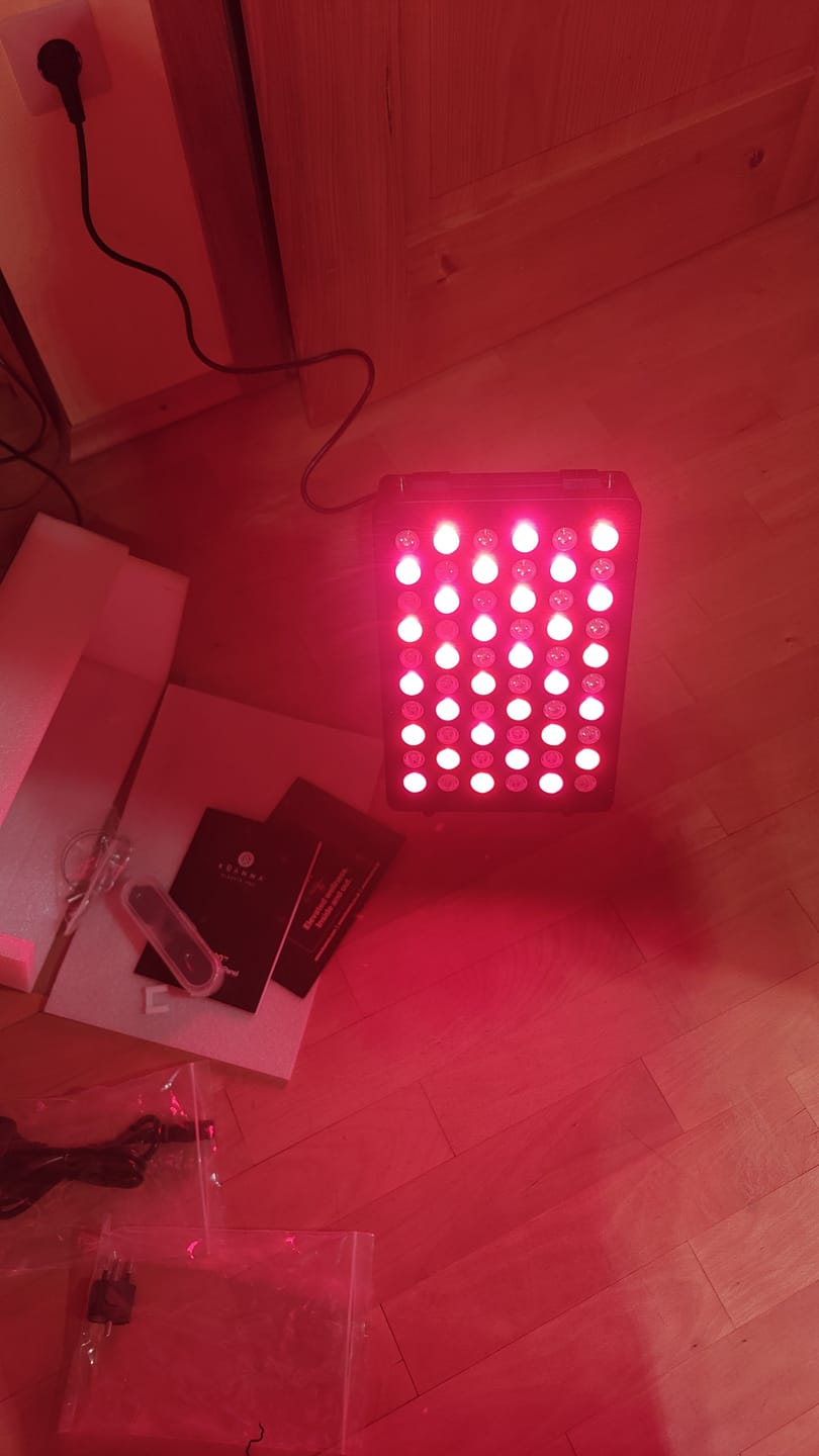 Customer photo review of Koanna® Luma300™ – Kraftvolles, kompaktes Rotlicht-Panel