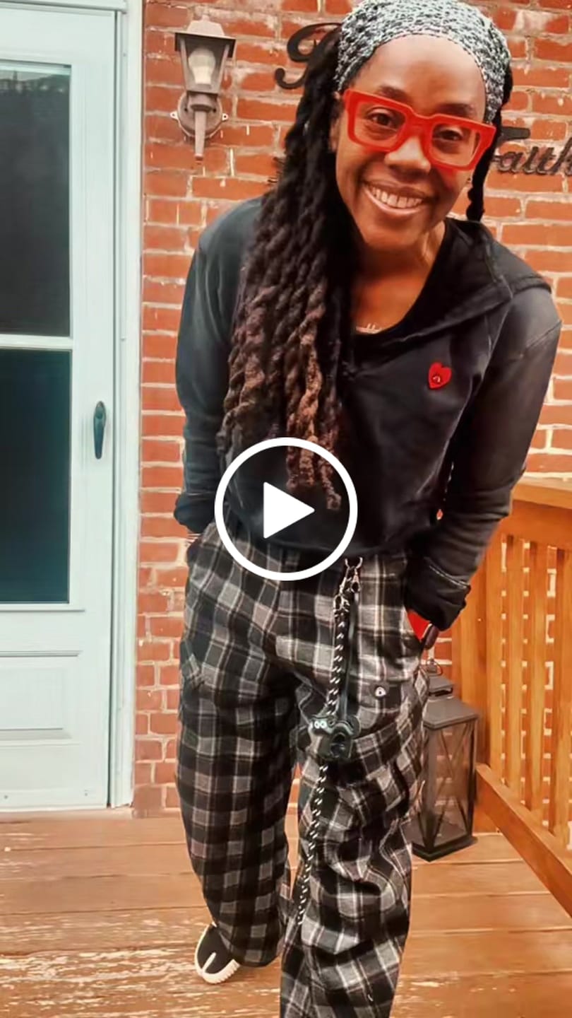 Customer video review of Aelfric Eden Plaid Baggy Barrel Pants