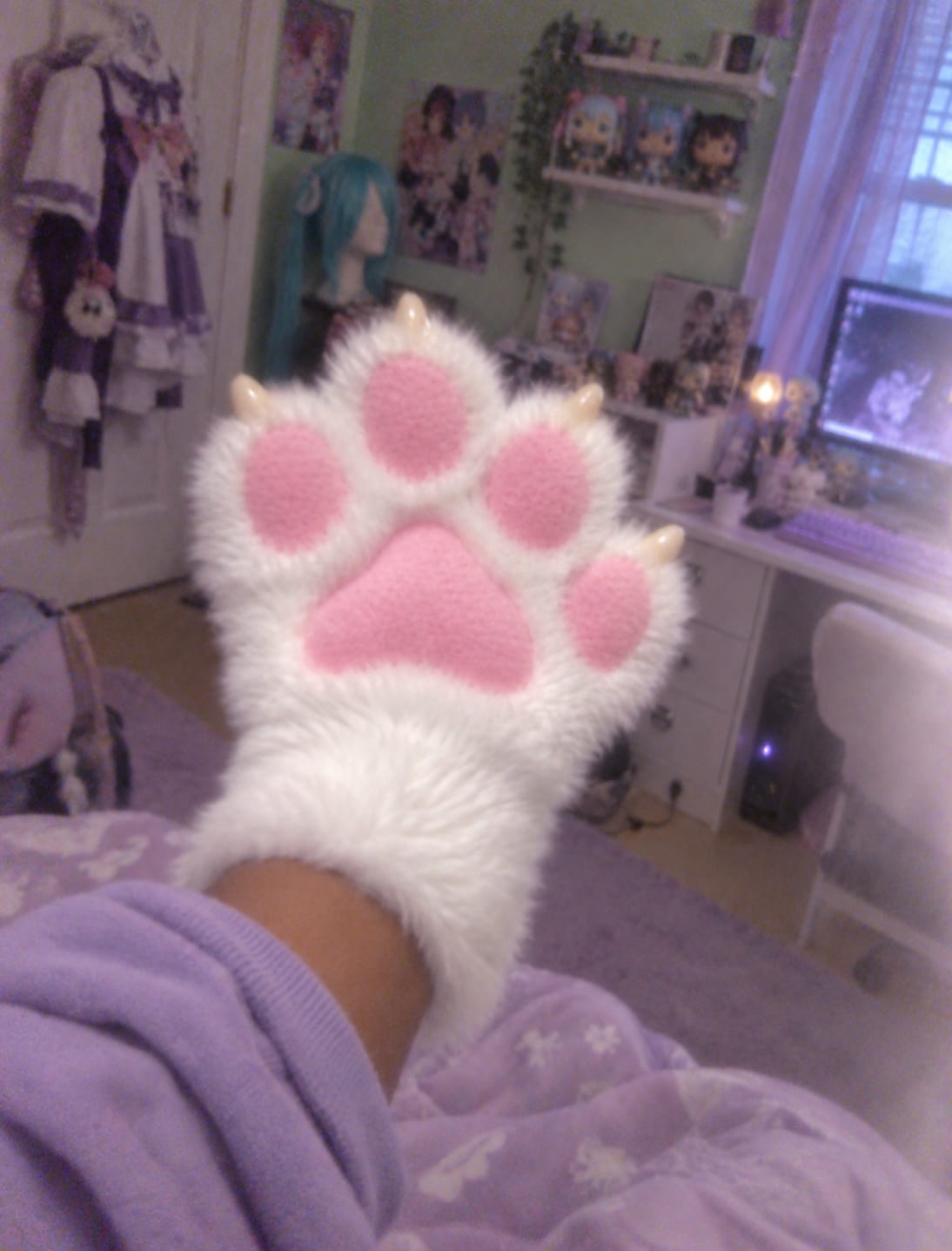 Customer photo review of Cozy Cat Paw Gloves