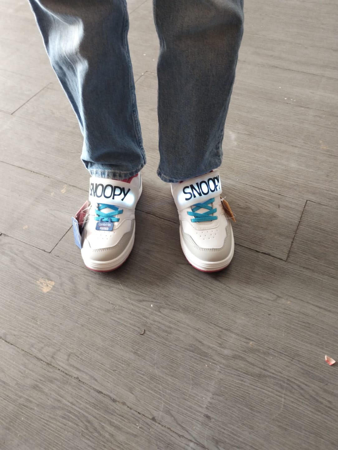 Customer photo review of Tenis Snoopy Peanuts Joe Cool Ch