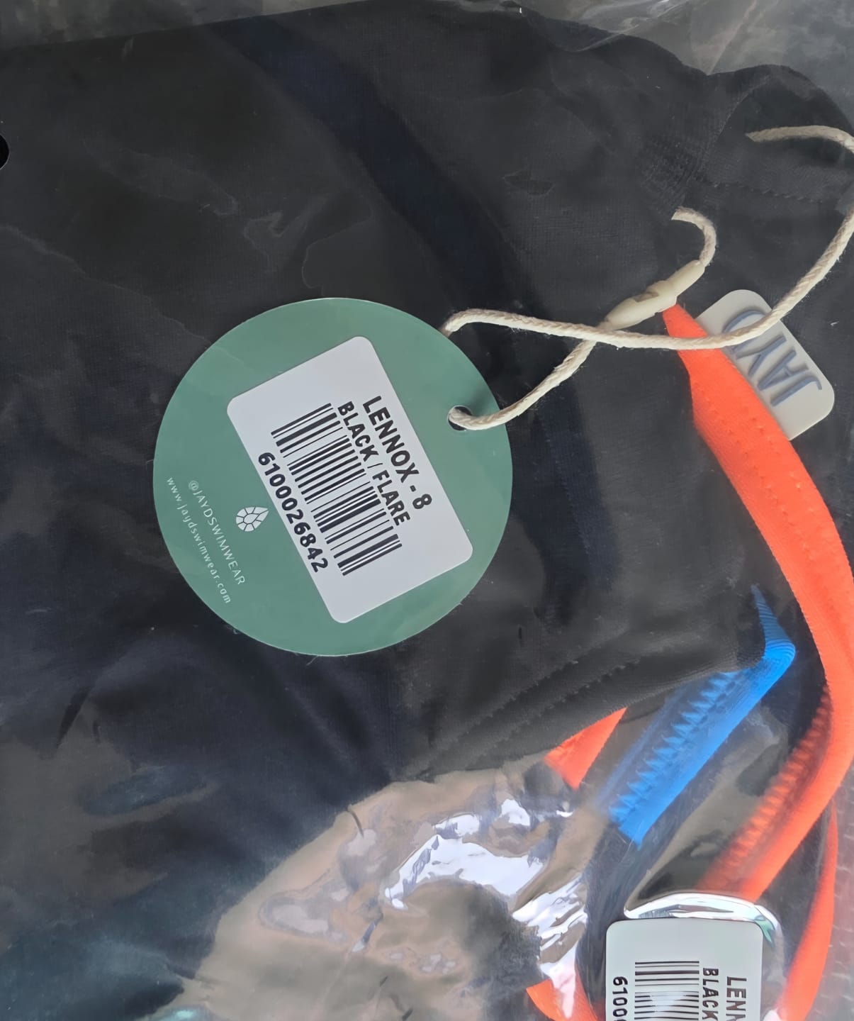Customer photo review of LENNOX ONE PIECE - Black|Flare