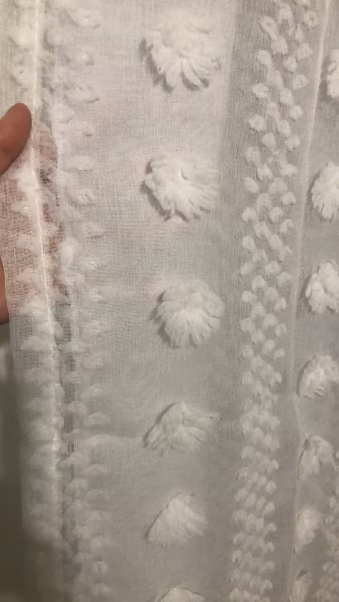Customer photo review of Cortina Voil de Renda com Pompons Branca Sob Medida - Belle Pompon