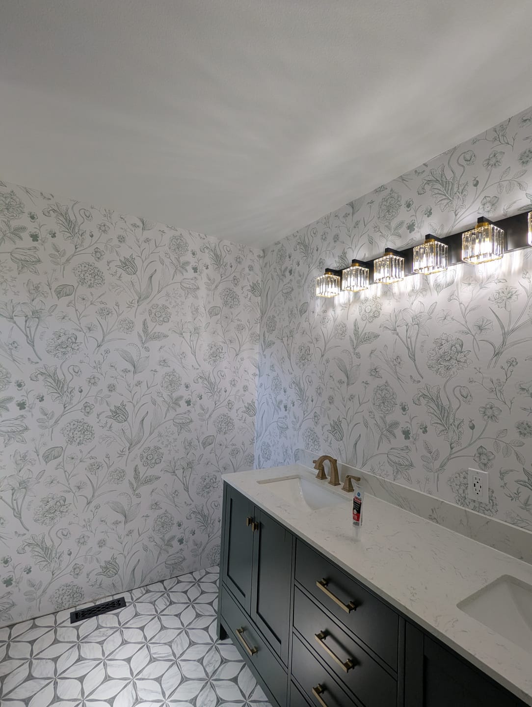 Customer photo review of Priscilla - Botanical Floral Plants Wallpaper