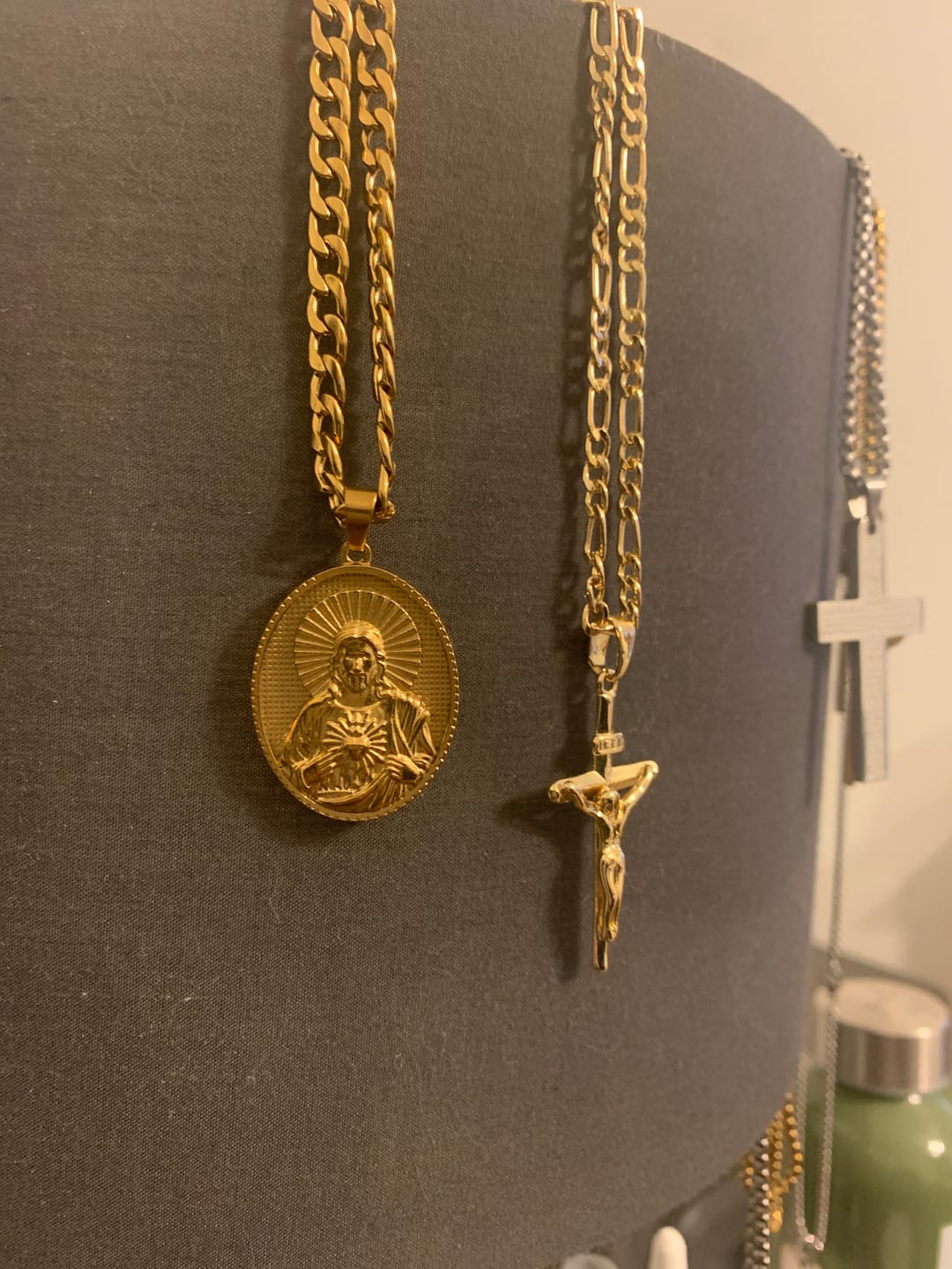 Customer photo review of FREE Today: Stainless Steel Sacred Heart Jesus Necklace with Cuban Link Chain: A Reminder of Devotion