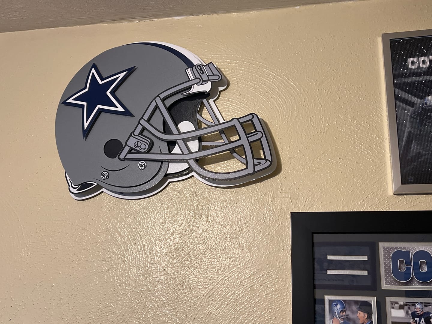 Customer photo review of Dallas Cowboys BLITZ Collection - 8 Layer Helmet 3D Vintage Metal Wall Art