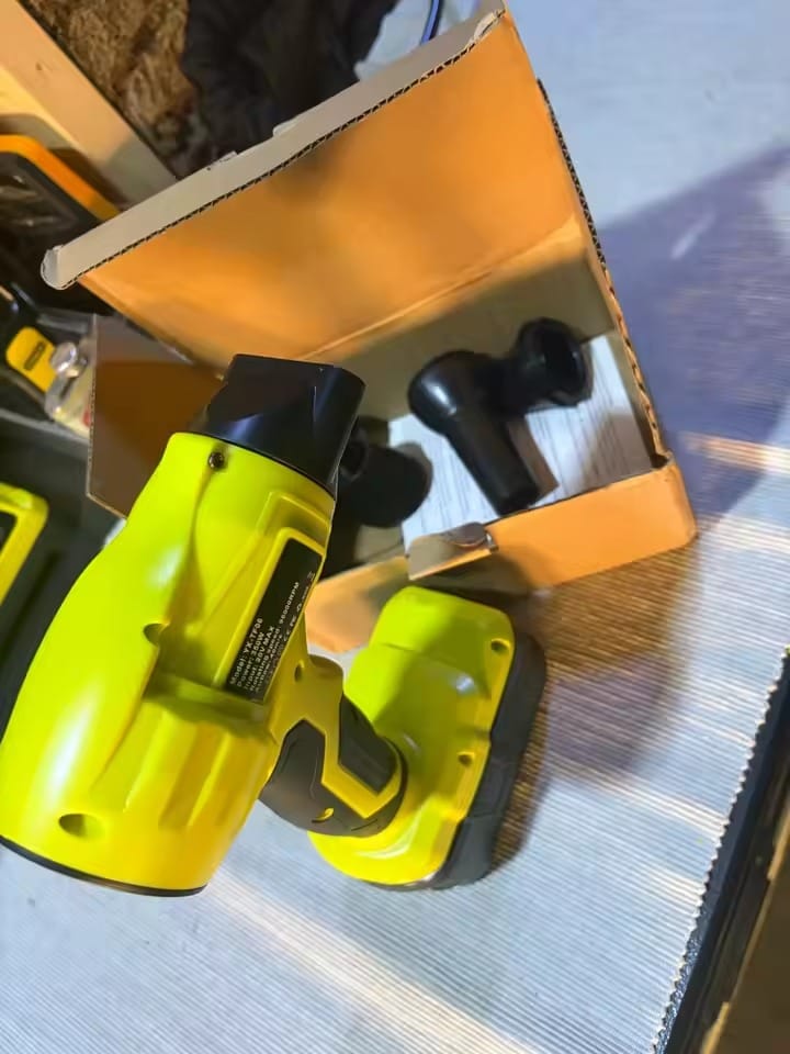 Customer photo review of Compact Cordless Jet Blower