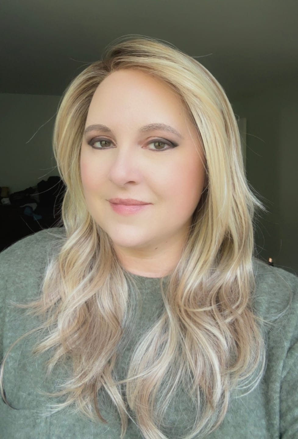 Customer photo review of SECRET LIASON - Sunlit Beige Blonde