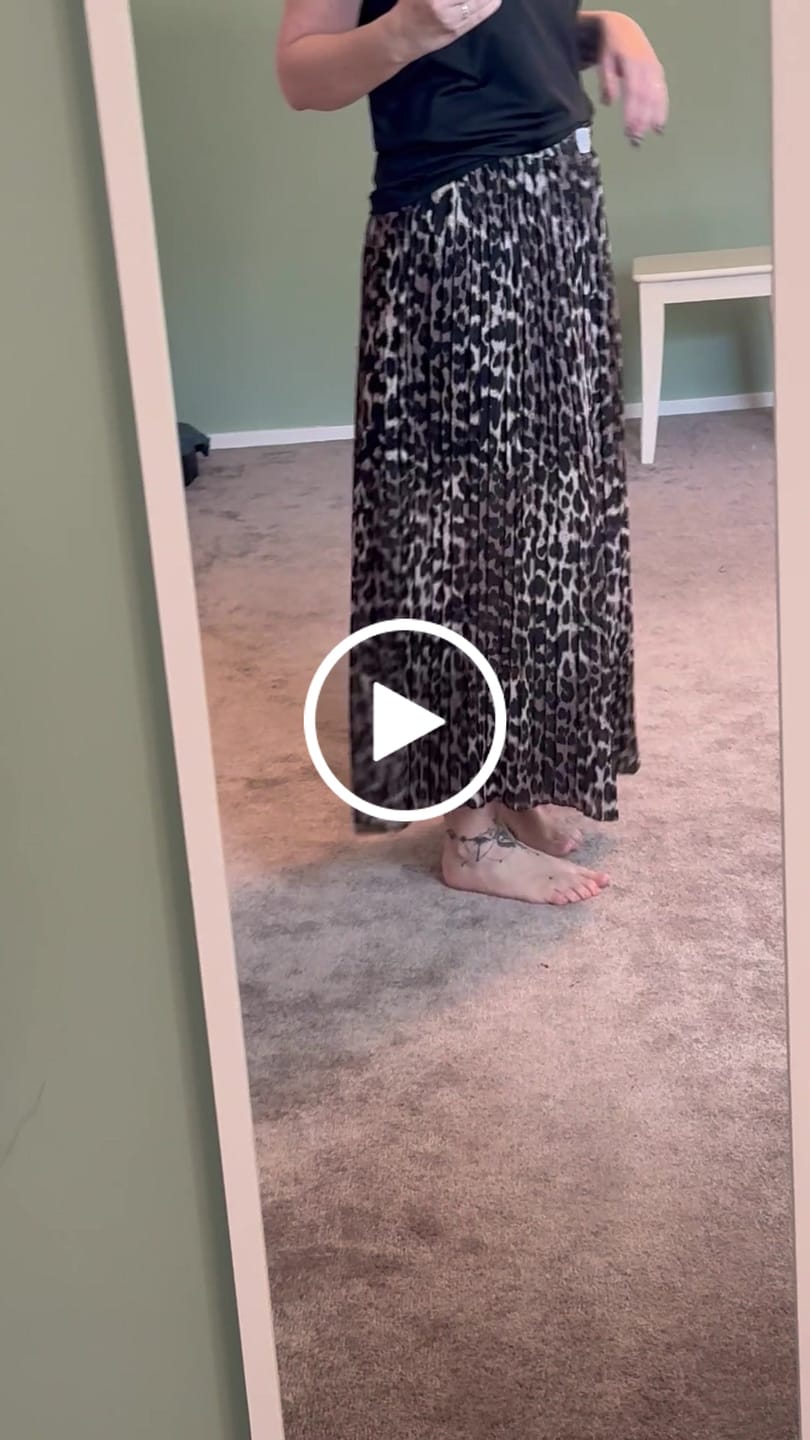 Customer video review of Signature Plisseehose mit Patch LEO