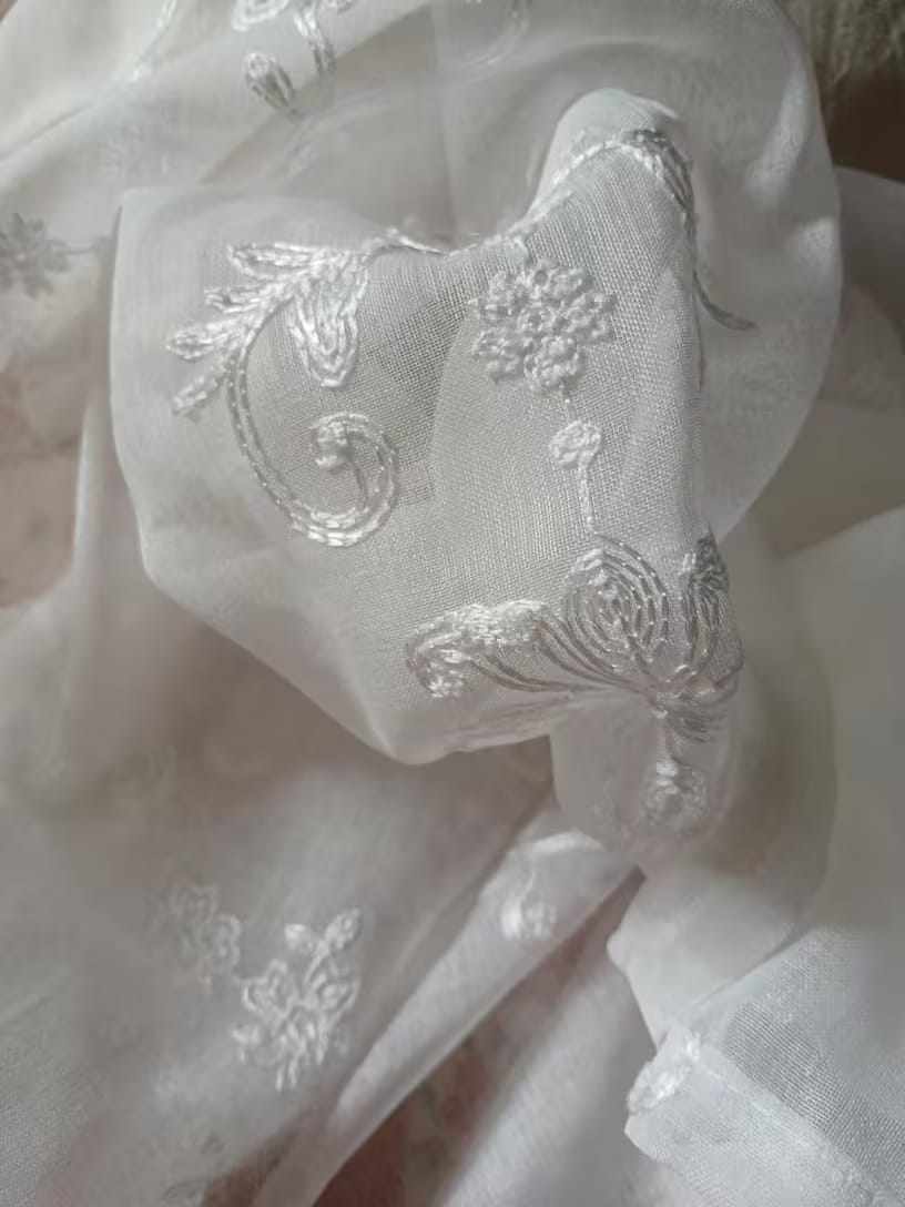 Customer photo review of Cortina Voil Branca com Tule Bordado Sob Medida - Alurea