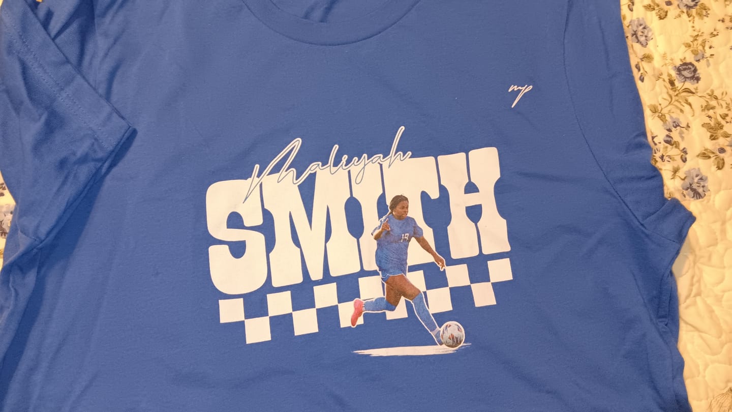 Customer photo review of Maliyah Smith Graphic Tee