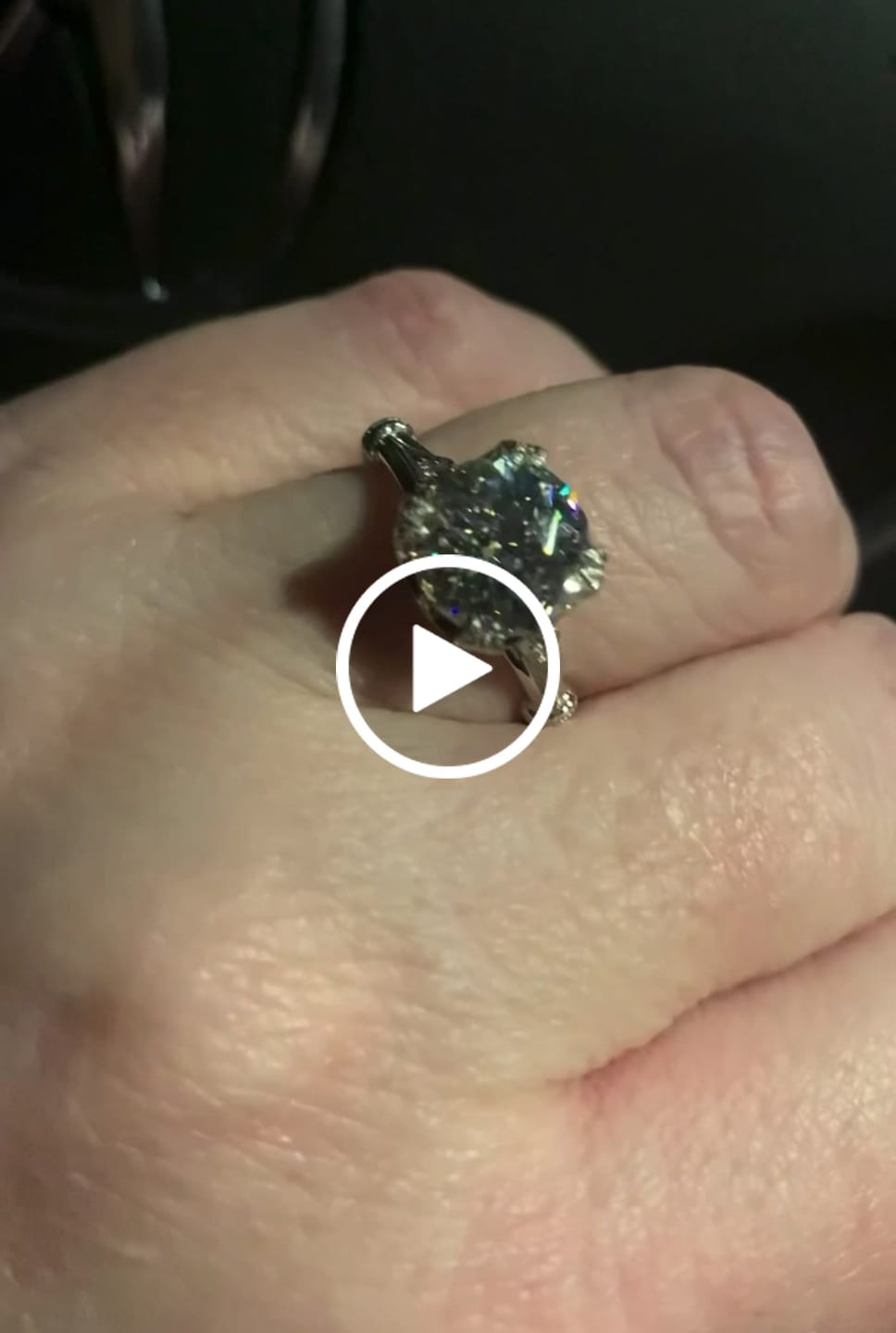 Customer video review of Doveggs round vintage moissanite engagement ring