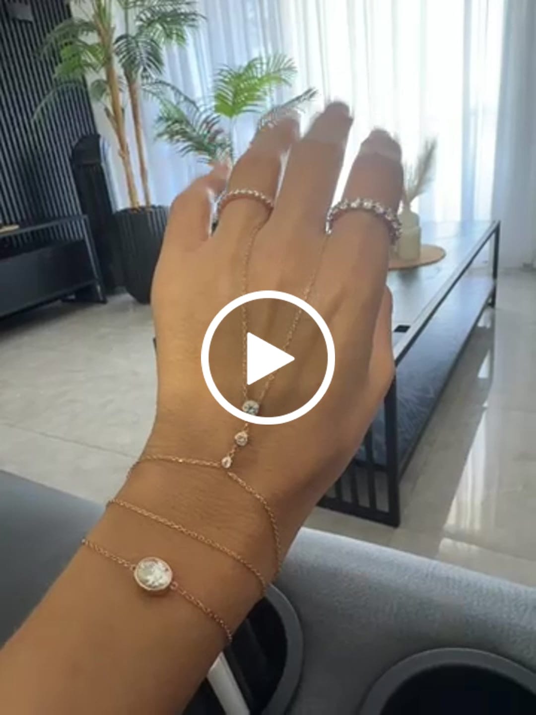 Customer video review of Elan Hand bracelet