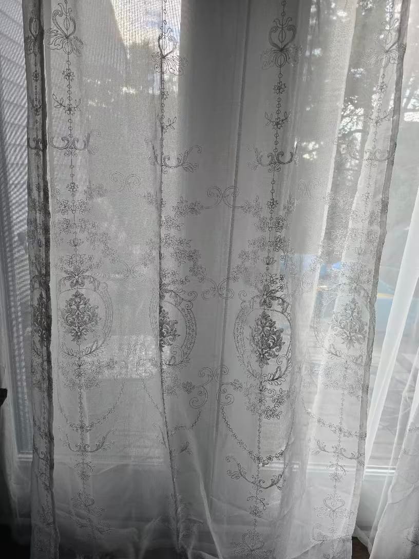 Customer photo review of Cortina Voil Branca com Tule Bordado Sob Medida - Alurea