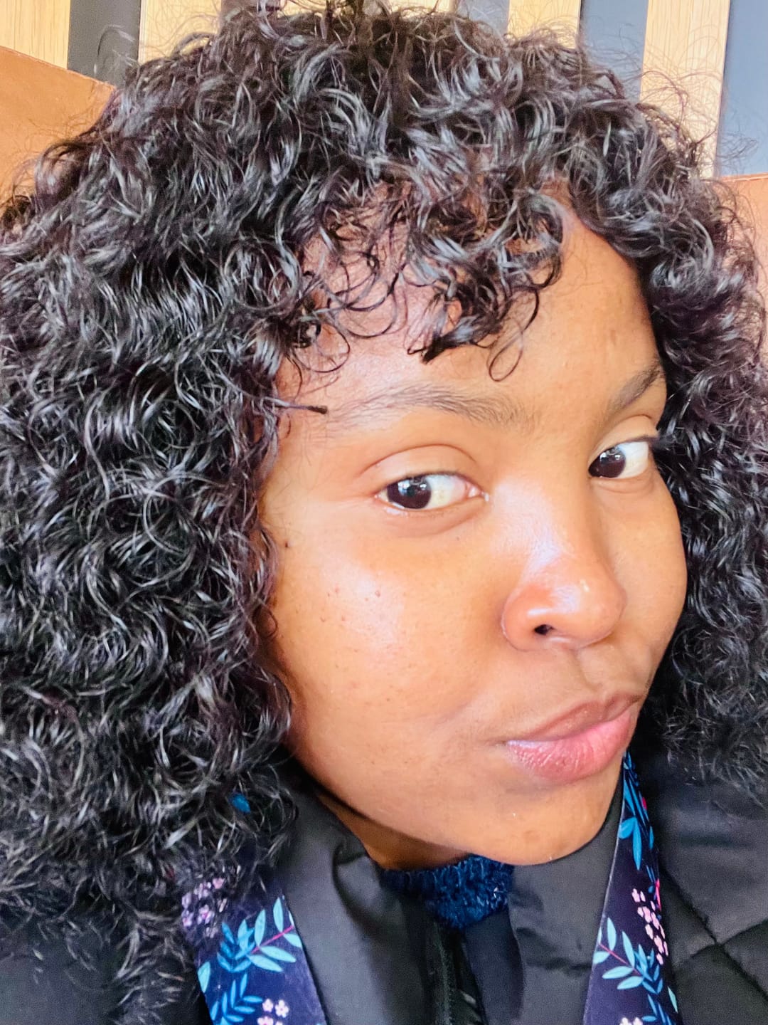 Customer photo review of YOLI - Brazilian Water Wave Fringe Bob - Nat