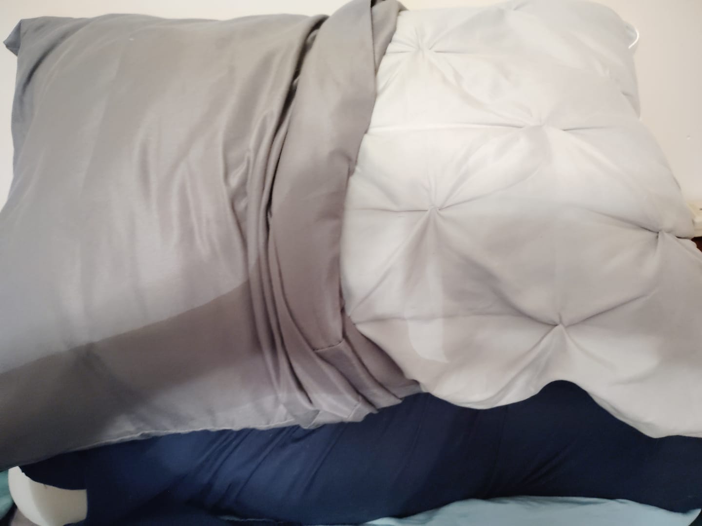 Customer photo review of MarshMellow Comforter