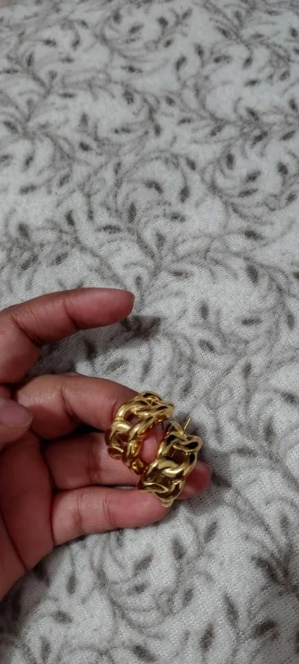 Customer photo review of Chunky Chain Hoops