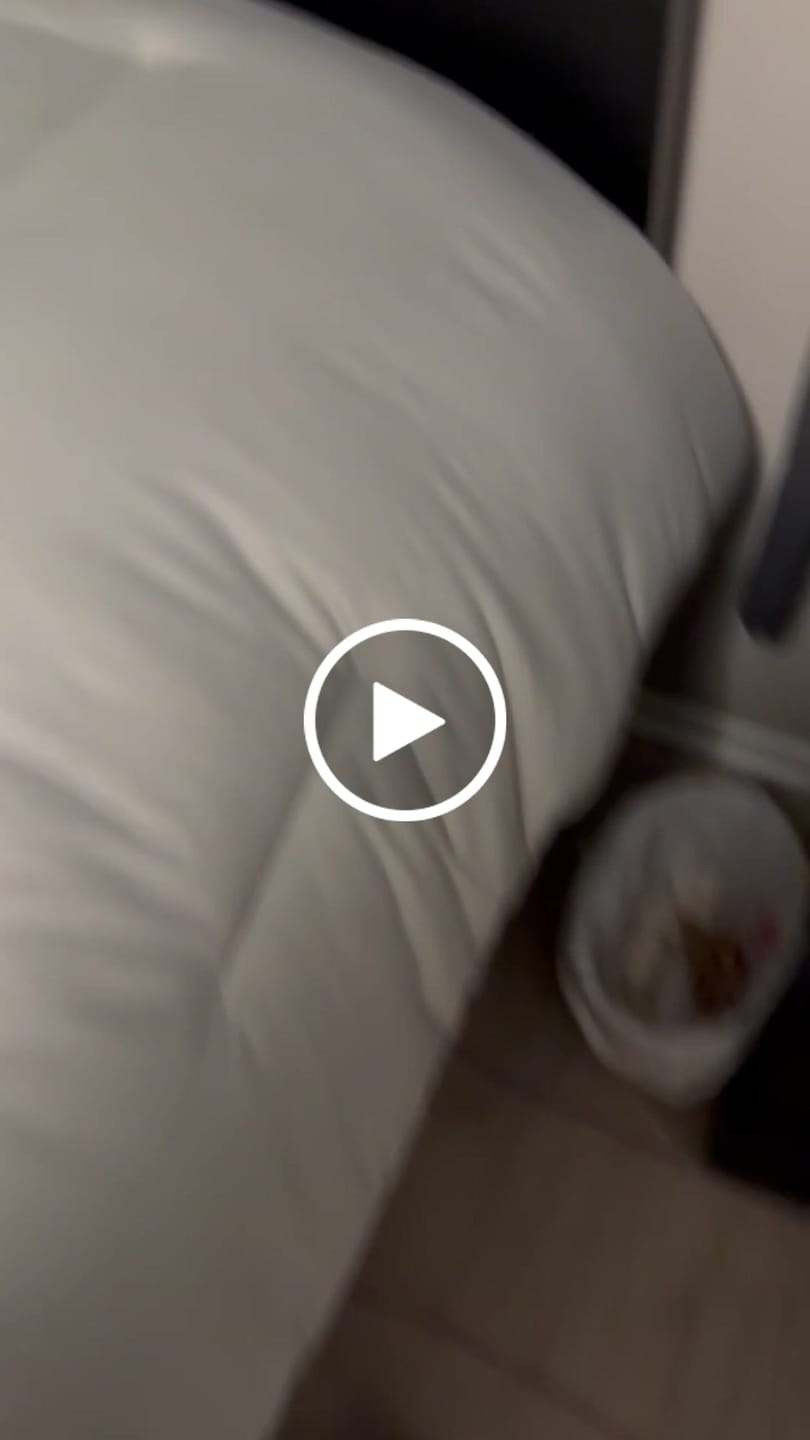 Customer video review of MarshMellow Comforter